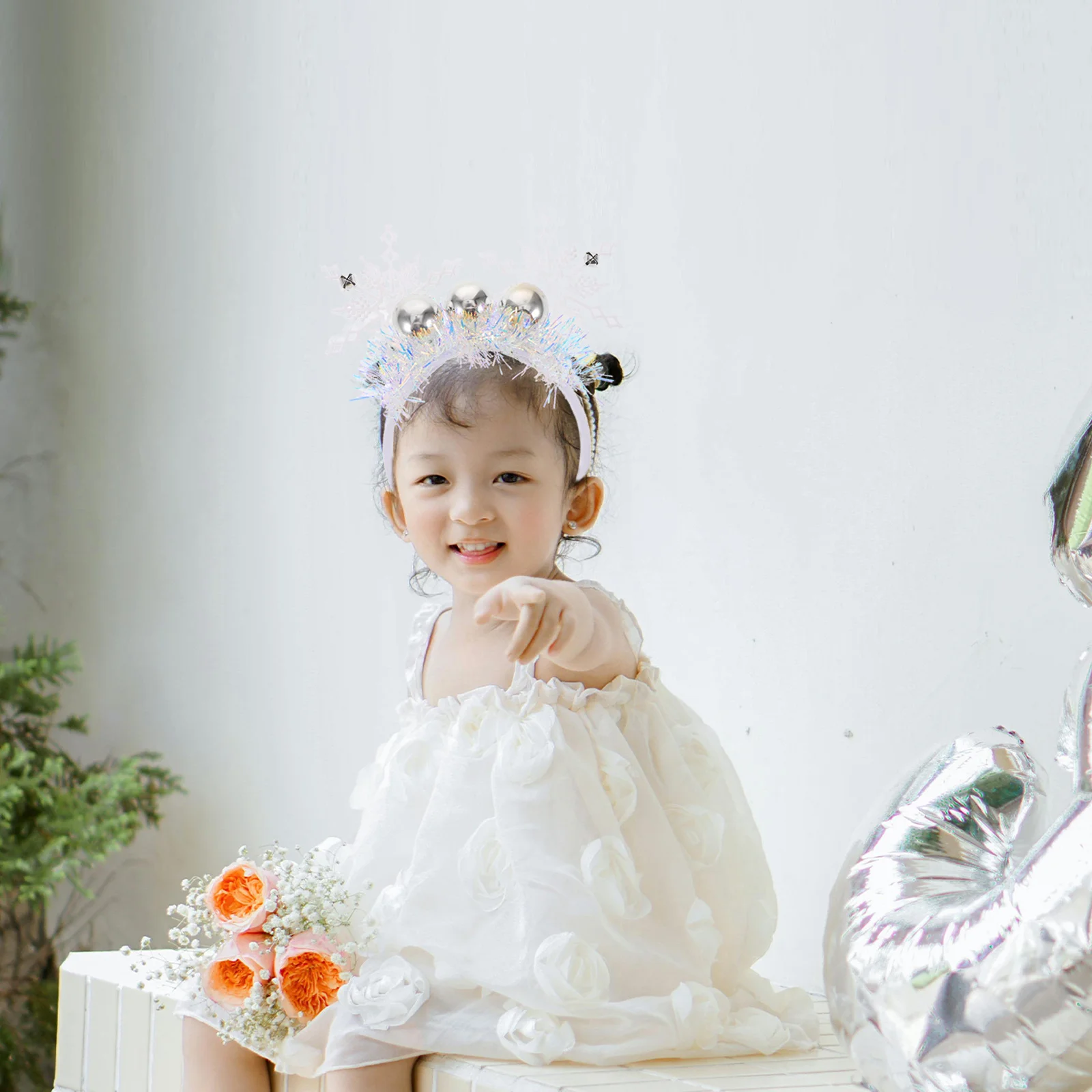 

2Pcs Christmas Snowflake Headband Glitter Hair Hoop Festive Holiday Hair Accessories for Kids Girls Women Chriatmas Headband