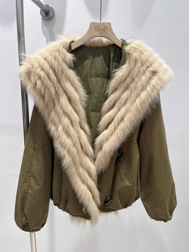 

2025 Winter Women's Warm Goose Down Jacket Real Natural Fox Fur Hooded Strip Sewed Toghter Thick Coat Luxury Puffer Jacket