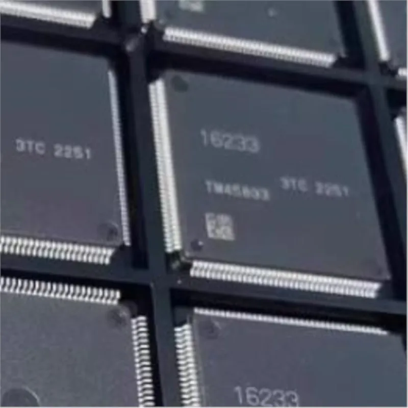 

R7F7016233 R7F7016233AFP-C 16233 QFP144 1PCS