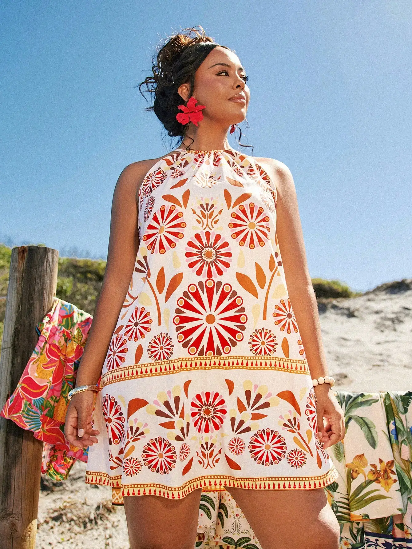 

Женское мини-платье с цветочным принтом и воротником-халтер для пляжного отдыха, легкое, в летнем стиле