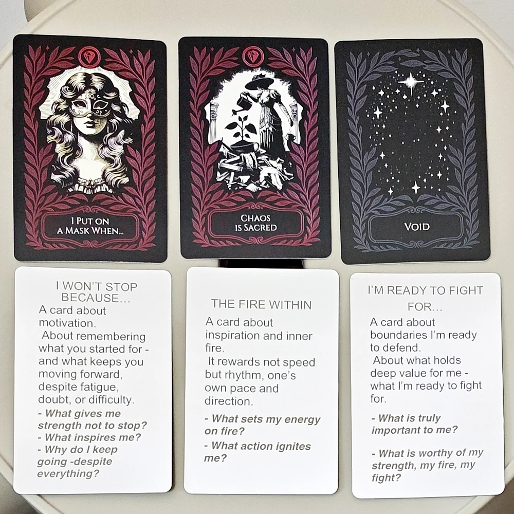 SHE IS : Jeu de cartes de pleine conscience pour la croissance, l'appartenance et l'être soi-même, 52 cartes réfléchissantes 9*6cm