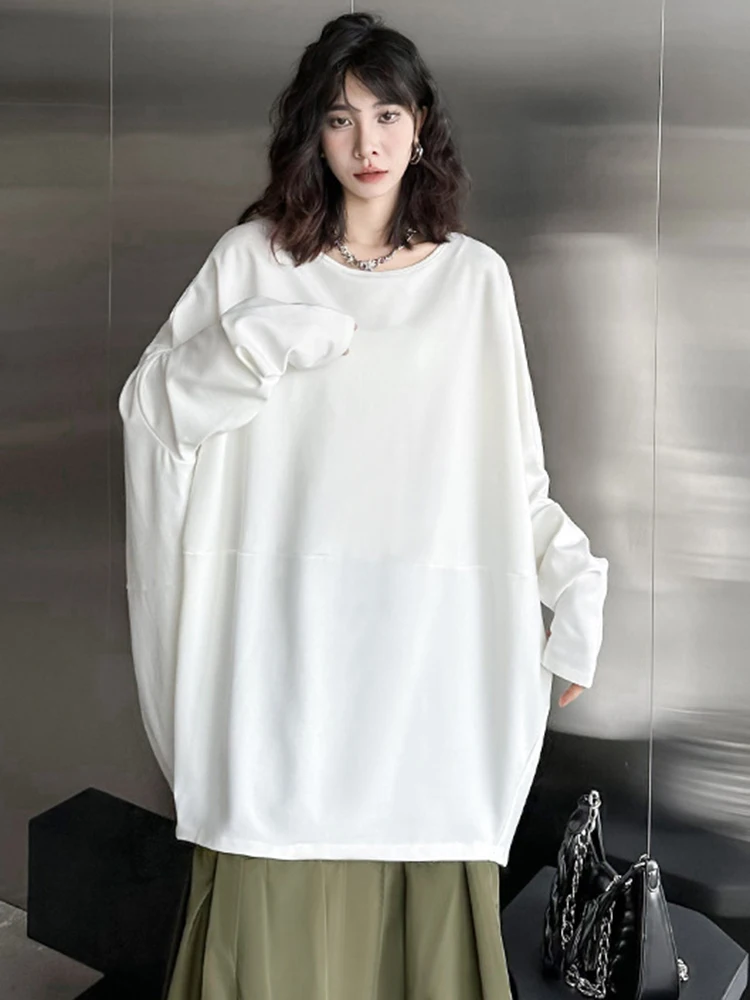 [EAM] Women White Oversized Big Size Casual T-shirt New Round Neck Long Batwing Sleeve Fashion Tide Spring Autumn 2024 1DH0798