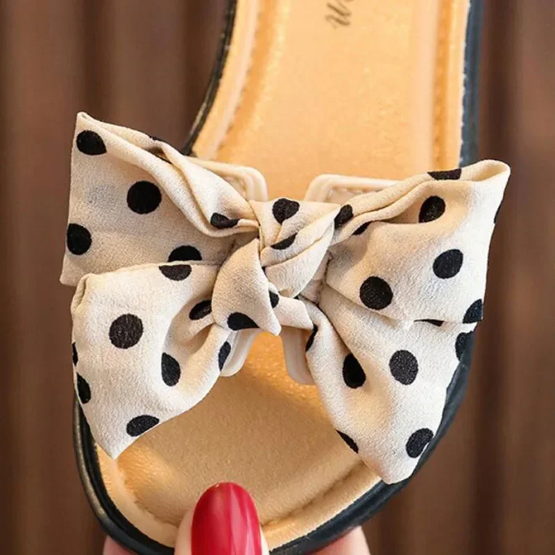 2026 Neue Schleifen-Flach-Sandalen mit offener Zehenpartie, rutschfeste Flip-Flops, Kinder-Hausschuhe, süße Sommer-Strandschuhe für Mädchen – Detail 10