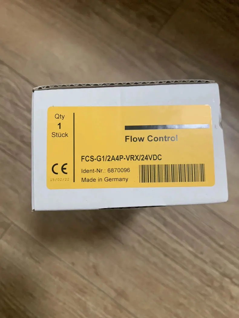 100% New and Original Pressure Switches FCS-G1/2A4P-VRX/24VDC FedEx /UPS / DHL fast delivery Warranty One-year