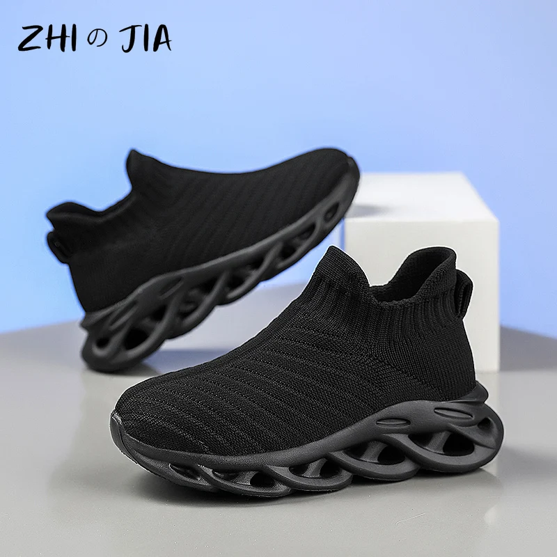 

Children's Slip On Sneakers Boys and Girls Spring and Summer Mesh Breathable Shoes Outdoor Lightweight Running Casual Footwear