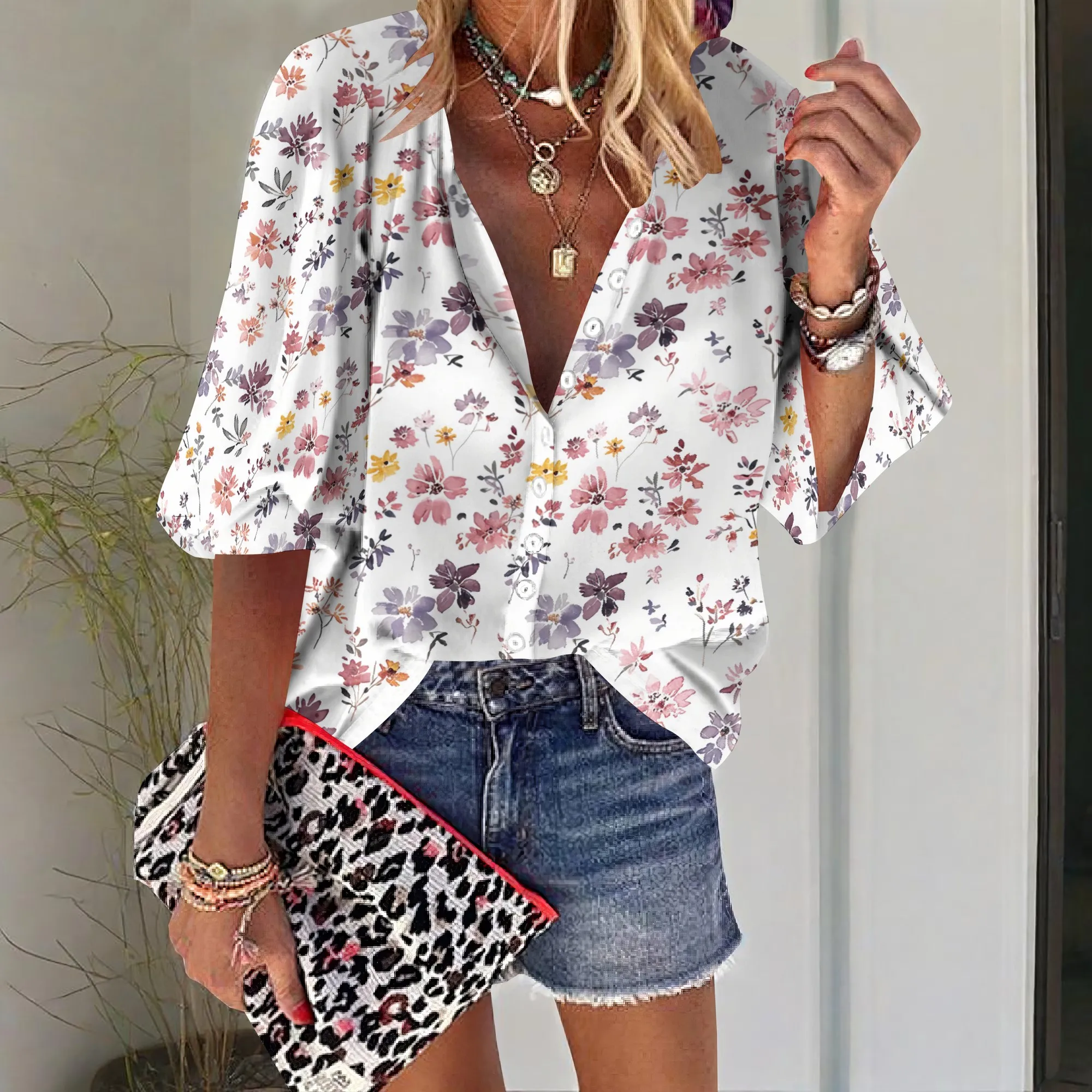 Рисунок 2 - Женские рубашки на пуговицах с