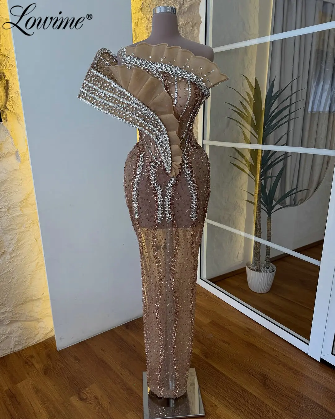 فساتين حفلة موسيقية طويلة بلون الشمبانيا الداكنة مع كريستالات وكشكشة مخصصة لحفلات الزفاف الرسمية العربية المسائية أنيقة للنساء