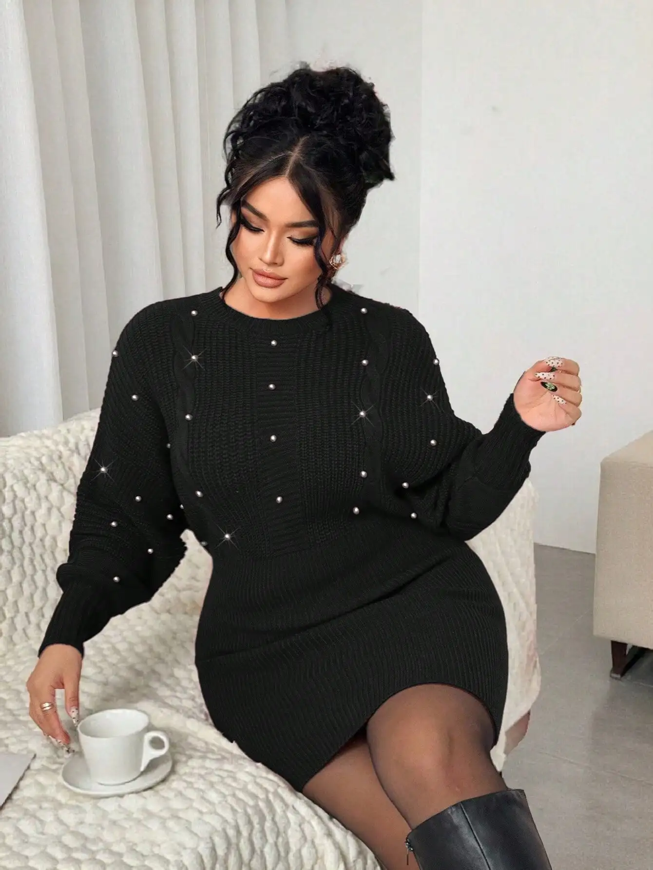 

Женское элегантное свободное платье-свитер с длинными рукавами и бисером для свиданий и вечерних выходов осенью и зимой