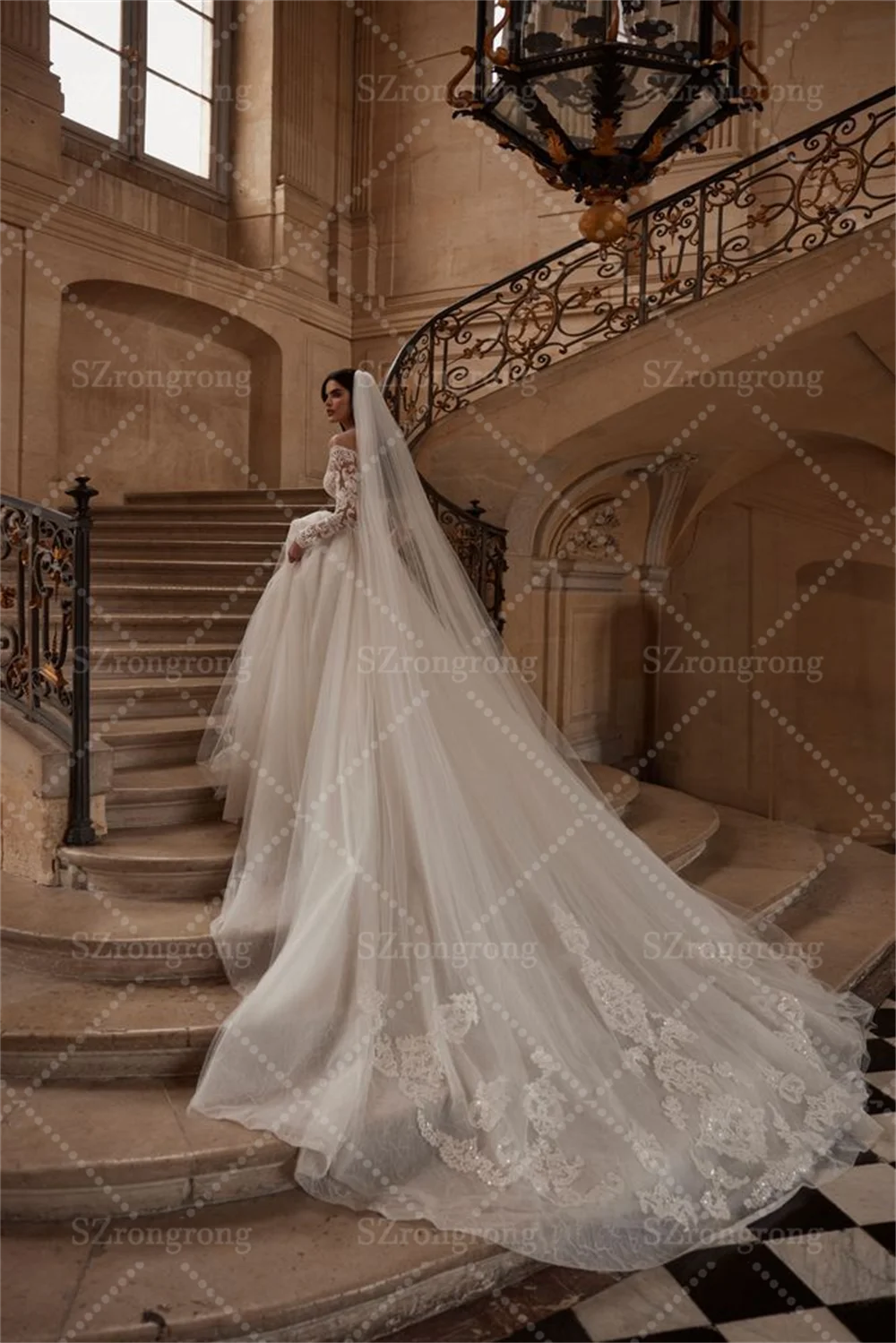 Boho Sweetheart Collar Tulle A-line Lace Wedding Gown Appliques Backless Long Bridal Dress with Detachable Sleeve Custom Made