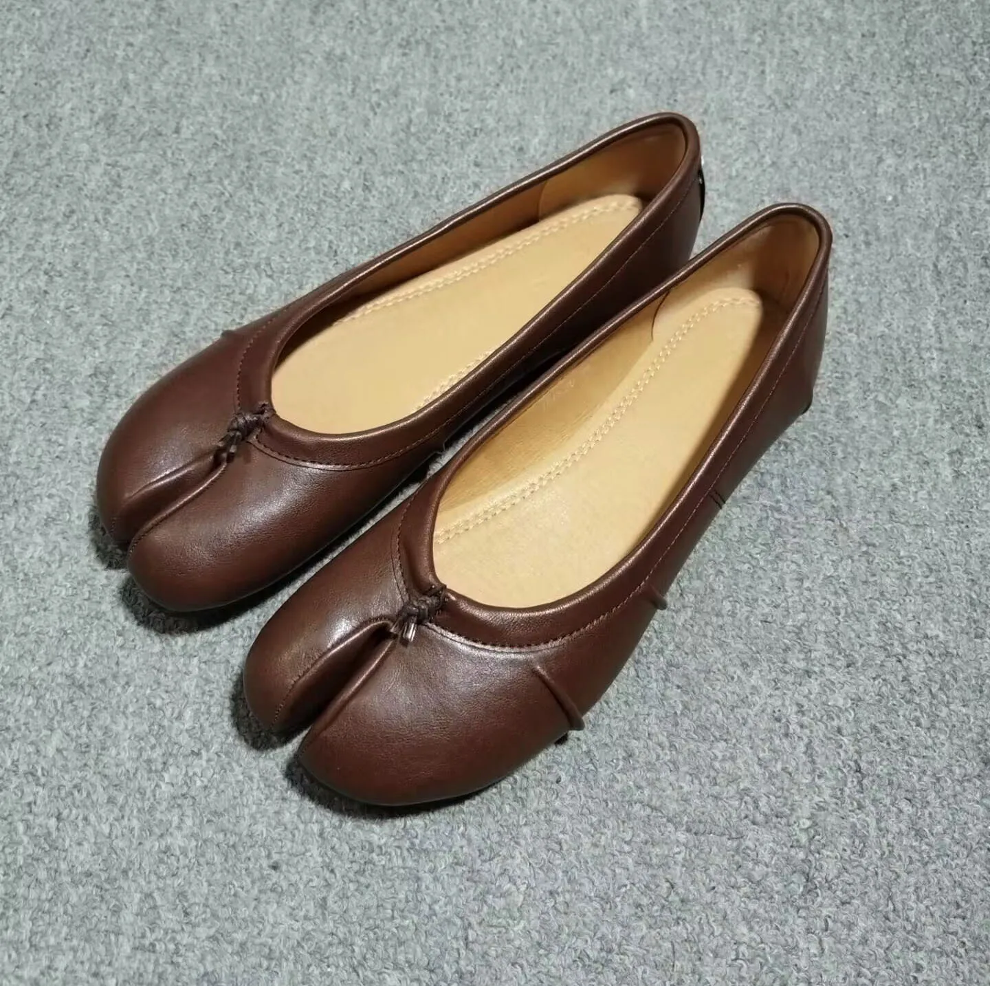 Echte Leder Tabi-Toe Ballerinas für Damen mit chinesischem Knoten, weiche Slip-On-Flachschuhe zum Gehen – Detail 17