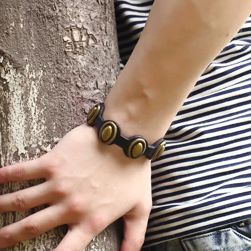 Punk Trend Skórzane bransoletki dla mężczyzn i kobiet Retro Rock Creative Street Party A PU Rivet Bracelet Biżuteria Akcesoria