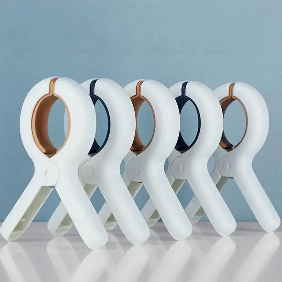 2 Pieces Cotton Blanket Clips Windproof for Securing Clothes