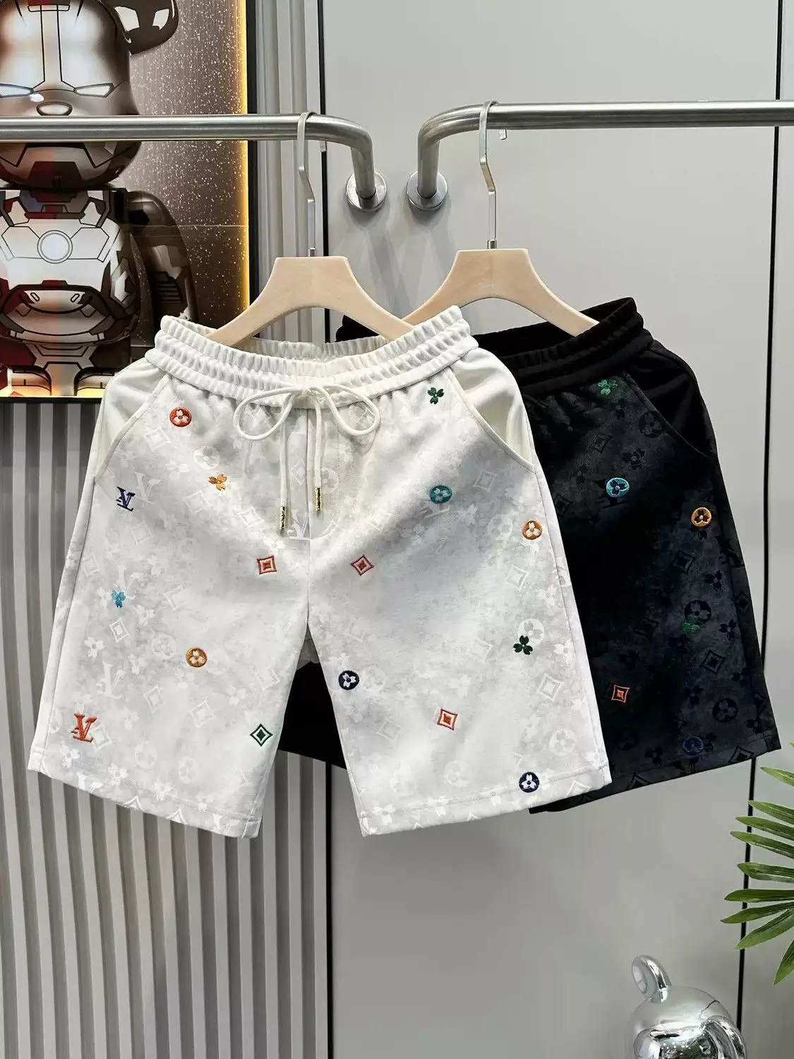 

Embroidered casual sports shorts men's trendy summer new beach five-point pants