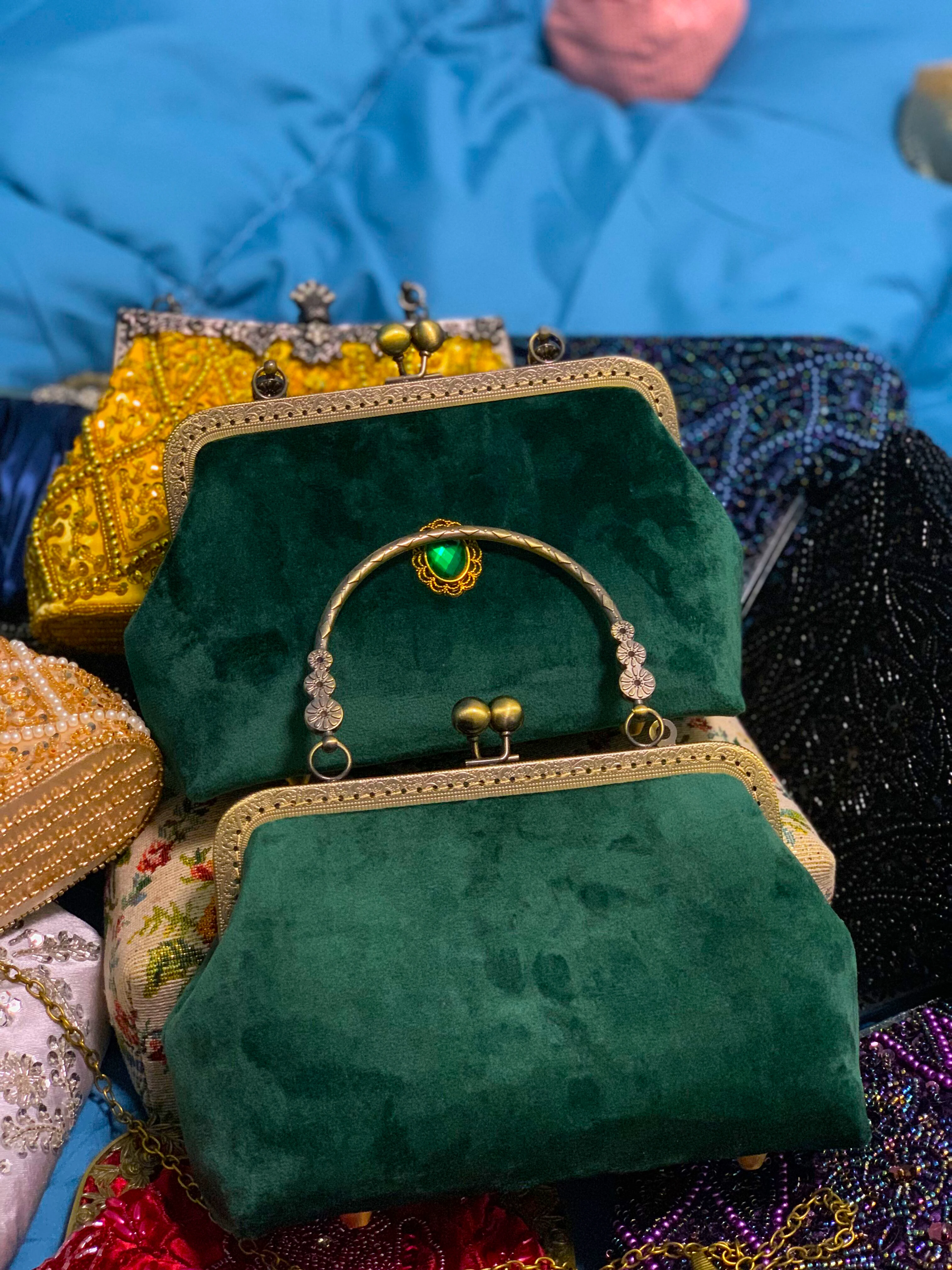 Lost in Vinatge Petrol Green Velvet Elegant Clutch Beset with Diamonds Bag Snap Closure Frame Gold Chain Strap Evening Party