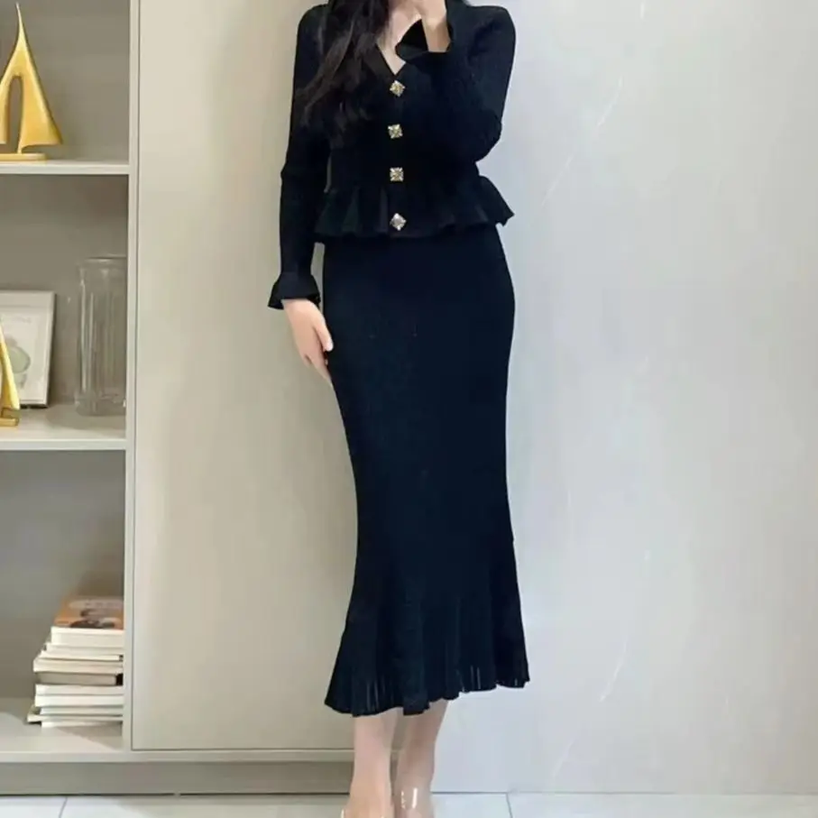 

High Quality Spring And Autumn New Style Fashionable Temperament Commuting Women's Knitted V-Neck Slim Fit Long Sleeved Dress