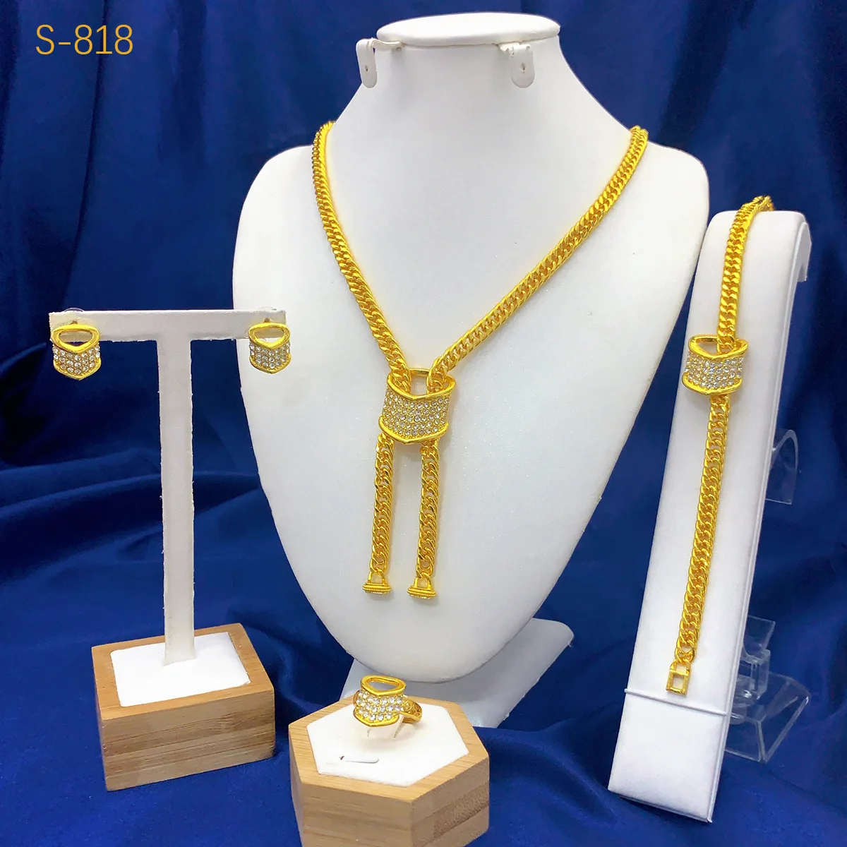 

Модное Дубайское 24-каратное позолоченное ожерелье по индивидуальному заказу, серьги, кольца, браслеты, подарки для свадебной вечеринки, комплект ювелирных изделий для влюбленных DD10981