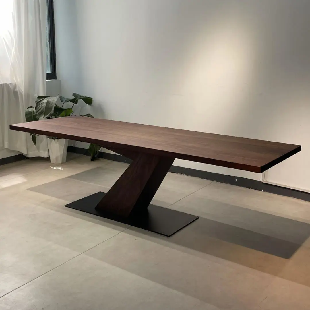 

Большой обеденный стол из массива дерева, современный, простой, в стиле лёгкой роскоши, прямоугольный стол для конференций.