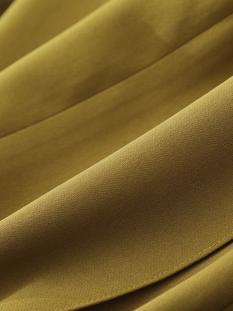 بدلة نسائية من الأسيتات بياقة على شكل V وخصر ضيق وتصميم طويل الساقين، أنيقة وعصرية للصيف مصنوعة من ألياف البوليستر