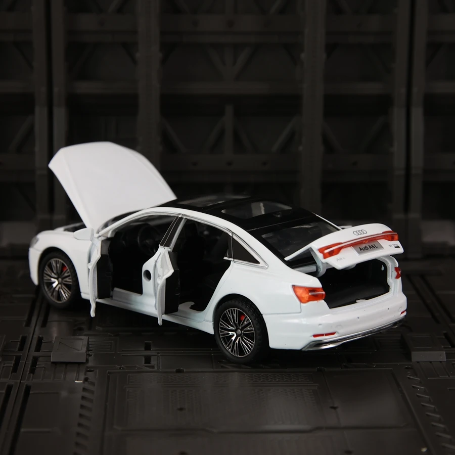1:32 Audi A6L alloy car model acousto-optic pull back toy car boy steering toy can be given as a birthday gift to children