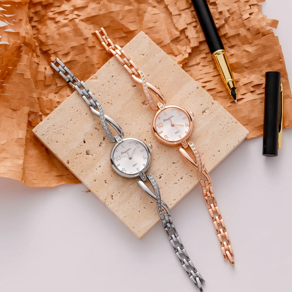 

Chic Ladies' Bracelet Watches Roman Numeral Dial Rhinestone Inlaid Bracelet Elegant Design Women Quartz Watch Fashion Accessory