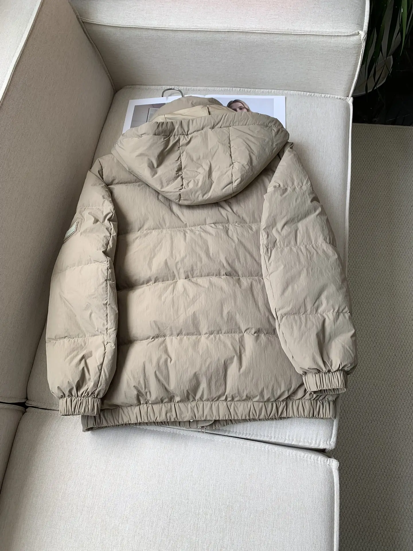 High Quality 90 White Goose Down Hooded Down Jacket With Split Beading Fashionable Thick Warm Coat