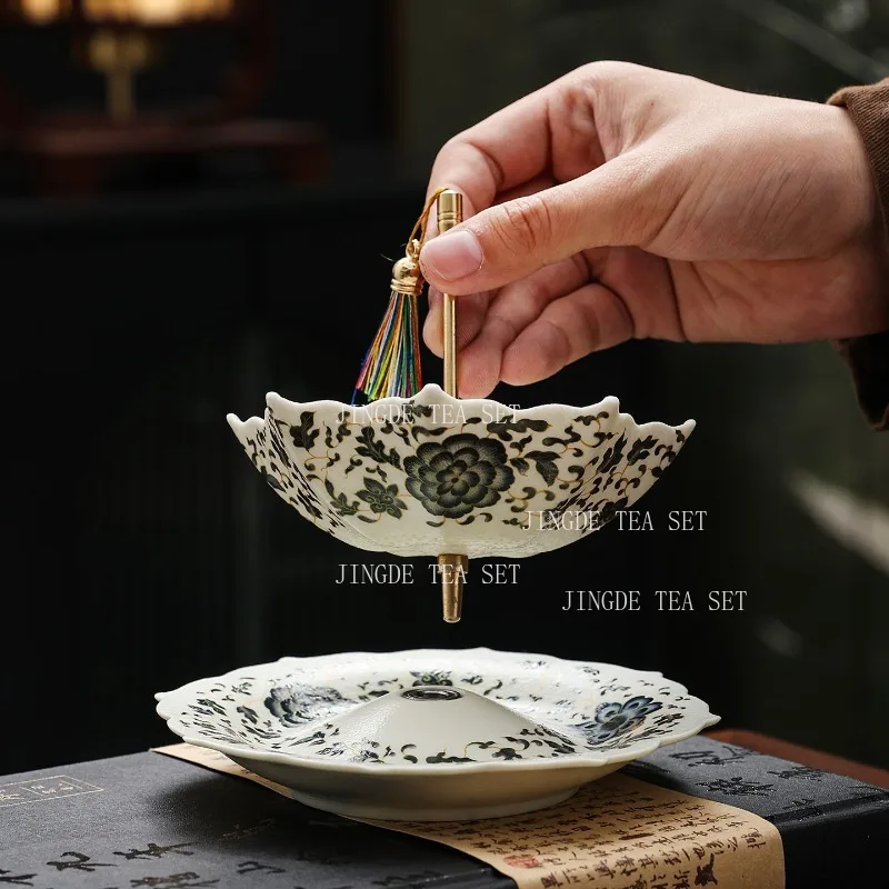 Umbrella‑Shaped Ceramic Tea Infuser Blue Floral Pattern Tea Strainer Base Decorative Tea Filter For Kung Fu Teaset Ceremony