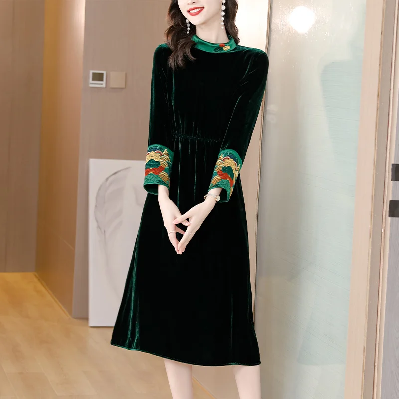 

Green Women's Velvet Embroidered High A-Line Korean Vintage Casual Lady Elegant Loose Waist Party Dress