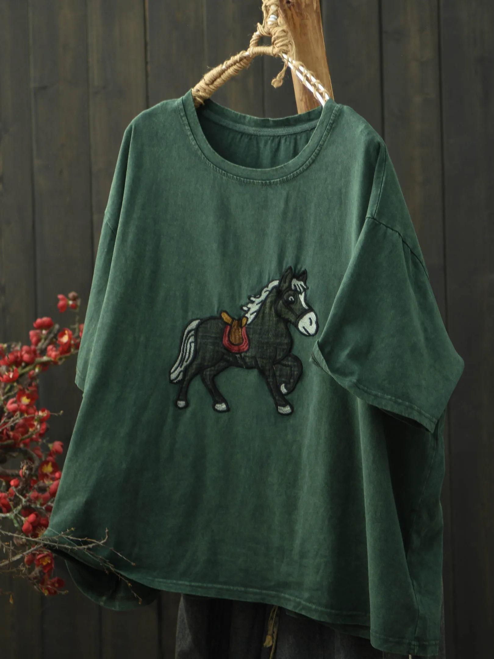 

Large Size Embroidered Cotton T-Shirt round Neck Short Sleeve Summer New Style Artistic Forest Girl Year Spotted Color