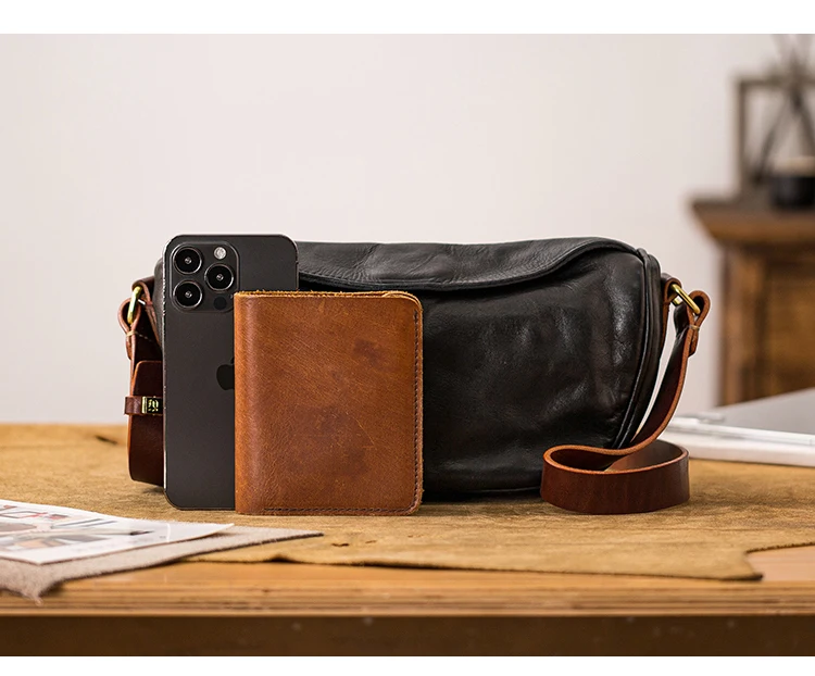 Handgefertigte Herren-Umhängetasche aus echtem Leder, modische Outdoor- und Alltagstasche, schwarze Crossbody-Tasche aus Kuhleder – Detail 20