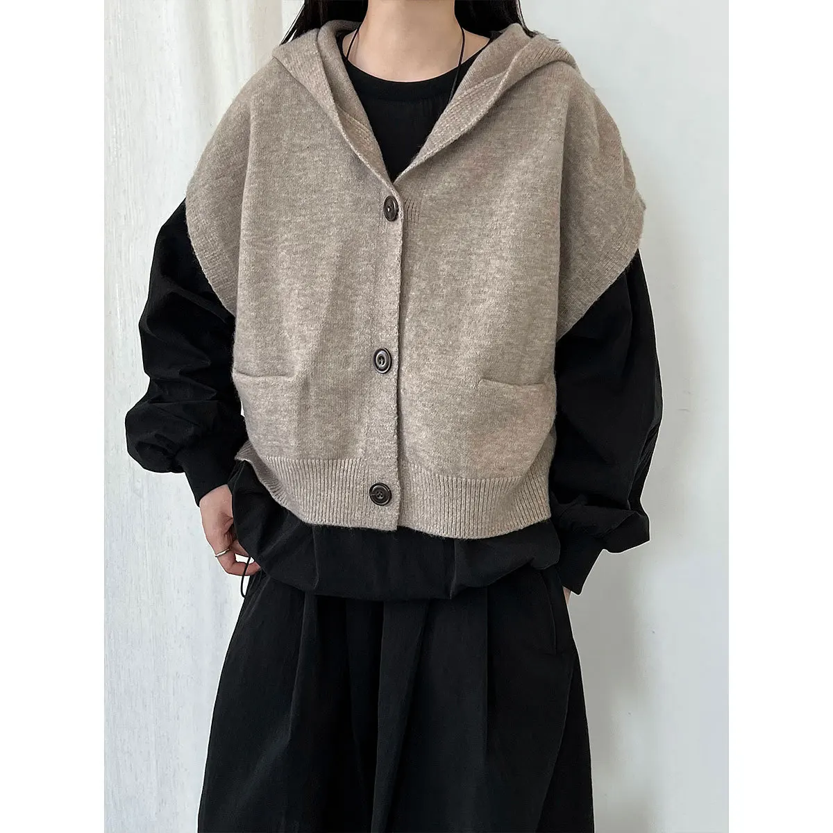 

Women's Loose-fitting Oversized Hooded Sleeveless Knit Cardigan New Autumn Style Short Vest for Layering