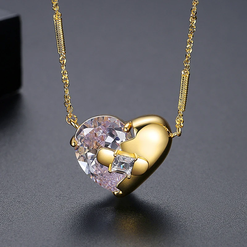 LUOTEEMI Heartbreak CZ Pedant Necklaces for Women Half Heart Coppper Zircons Special Design Girl Dating Wedding Decoration Chain