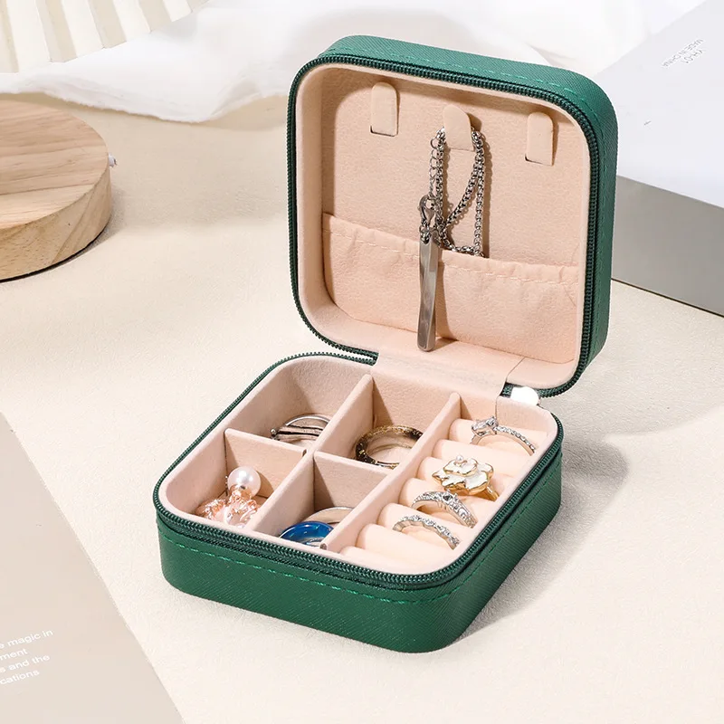

Jewelry Organizer Display Box Jewelry Case Portable Jewelry Box Leather Storage Box for Ladies Travel earrings ring necklace