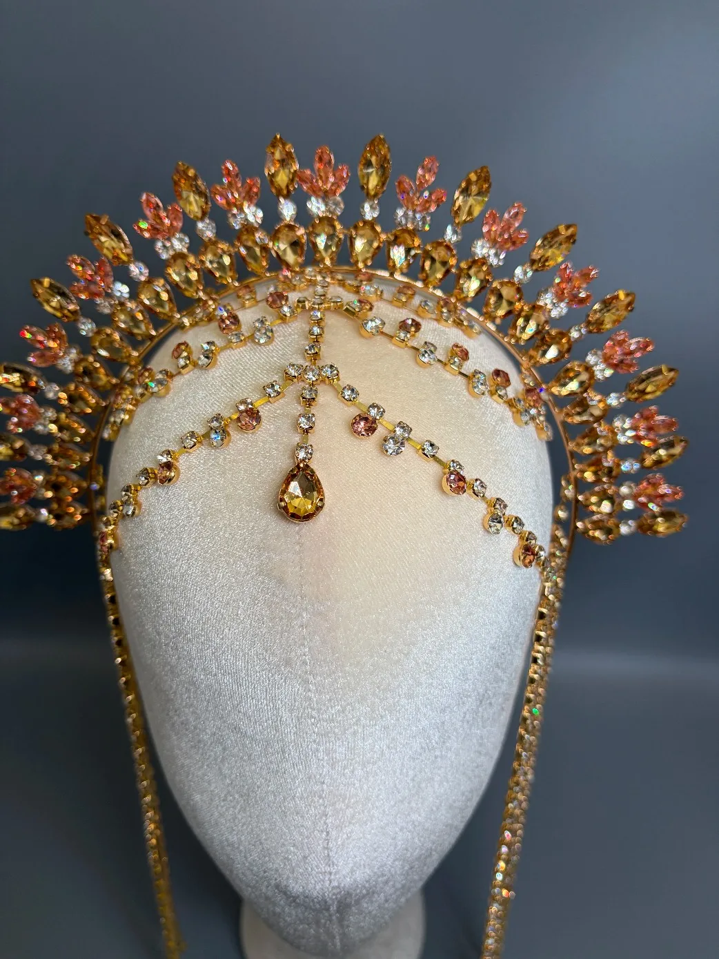 Exaggerated Crown Headpiece for Women Girl Fashion Tassel Yellow Rhinestone Forehead Headband Chain Party Banquet Accessory