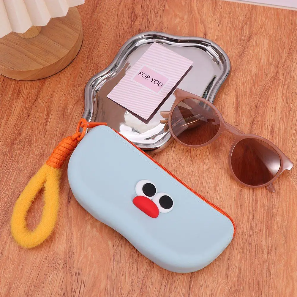 Waterproof Silicone Sunglasses Case Eco-friendly Plush Handle Glasses Storage Bag Lightweight Korean Style