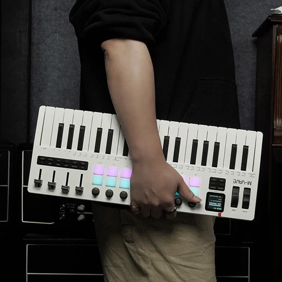 M-VAVE SMK-37 PRO contrôleur MIDI 37 touches clavier synthétiseur intégré Portable numérique Musical avec 16 tampons rvb 8 boutons