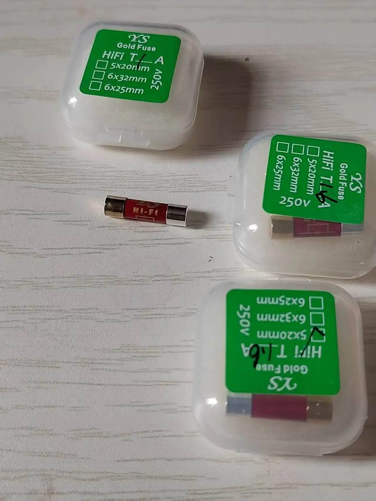 1pcs YS New Product for Audiophiles Gold-Plated Silver Nano Speaker Fuse for Amplifier CD Decoder Tube Amp 5x20mm