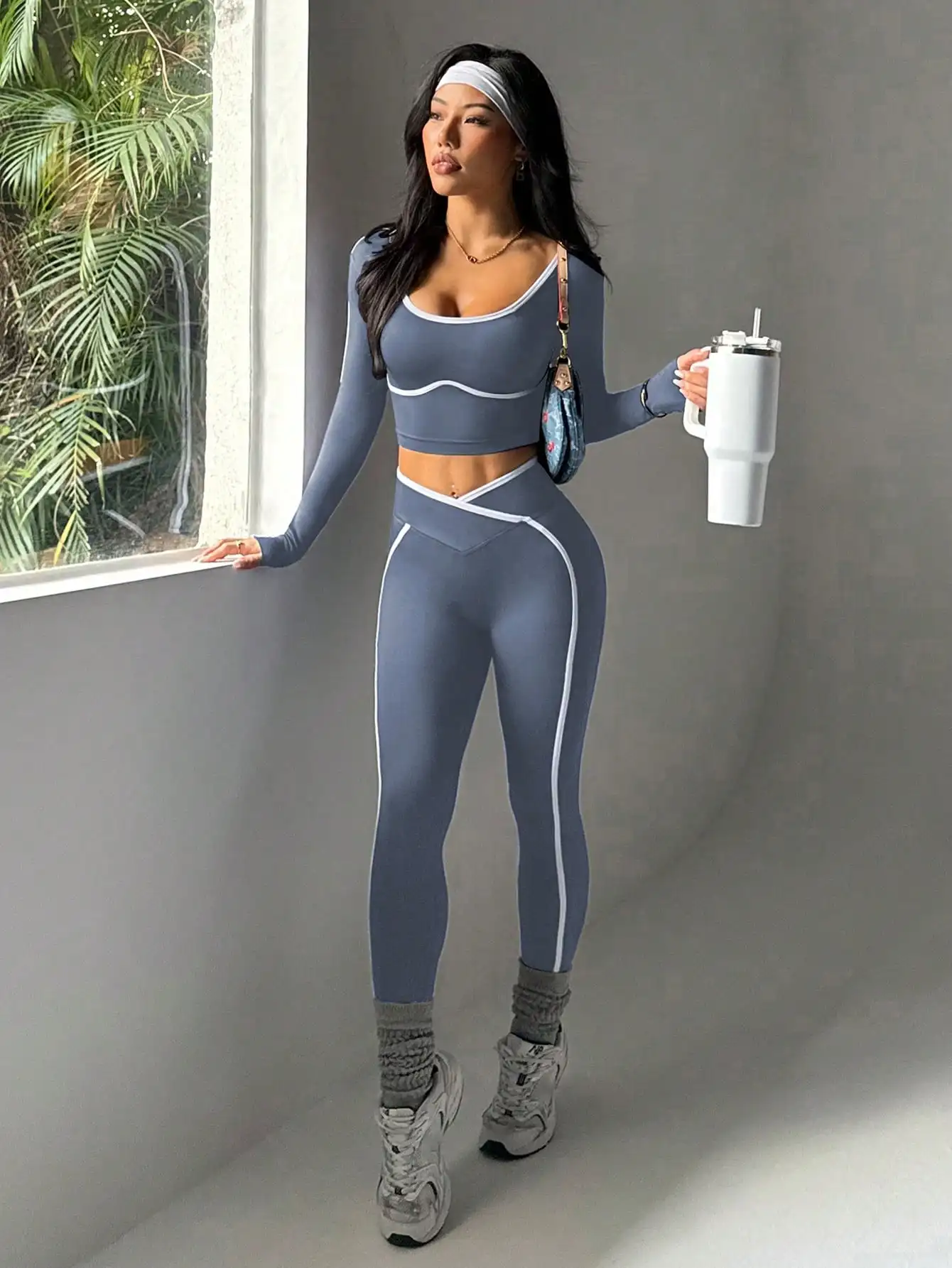 Backless Crop Top Yoga Set Women High Waist Slim Leggings Activewear 2PC Fitness Sports Outfit