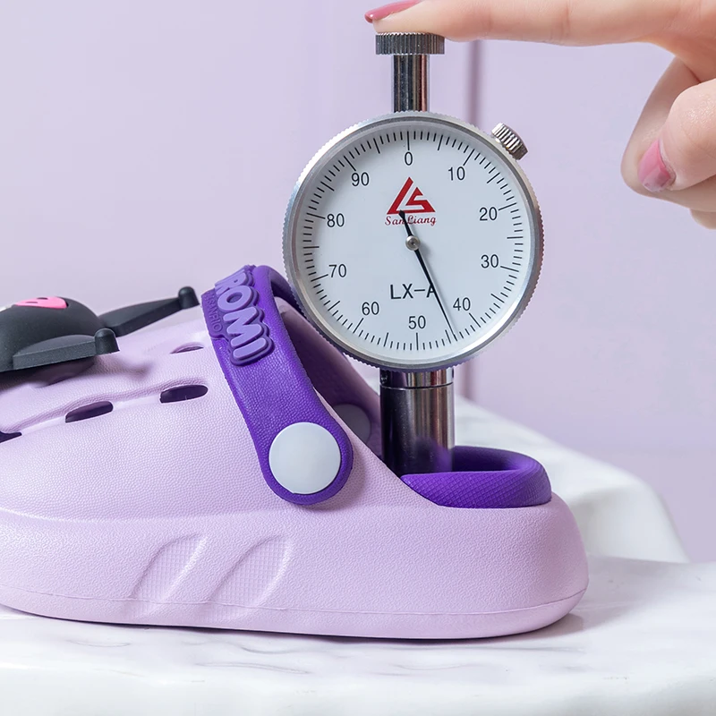 Sanrio scarpe da giardino per bambini pantofole da interno antiscivolo per ragazze fondo morbido deodorante traspirante sandali con fiocco in