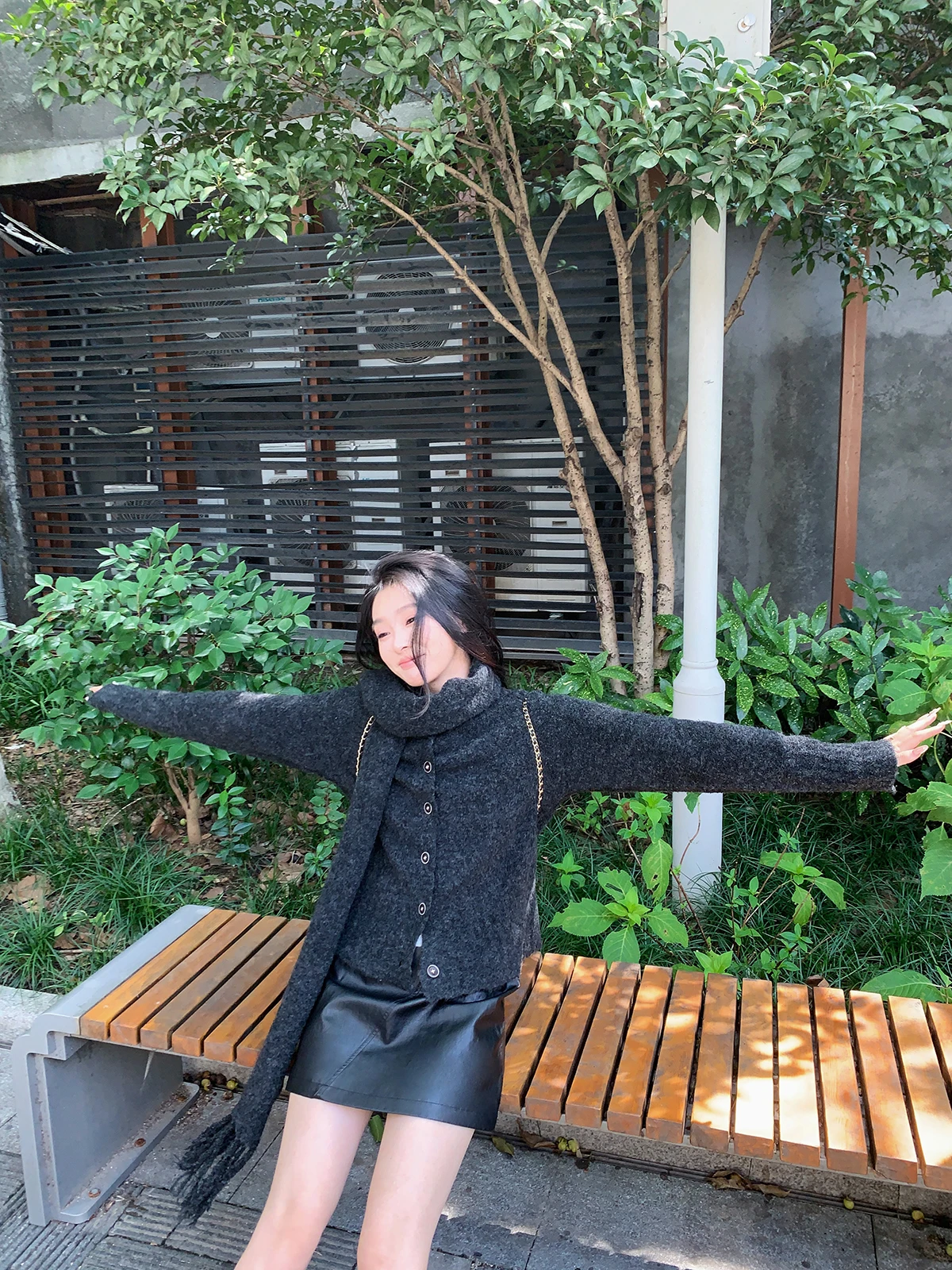 

Elovey 2024 Autumn Winter Versatile PU Leather Skirt Leg Lengthening Built-In Se Pants Anti-Light B023 Women's Skirts