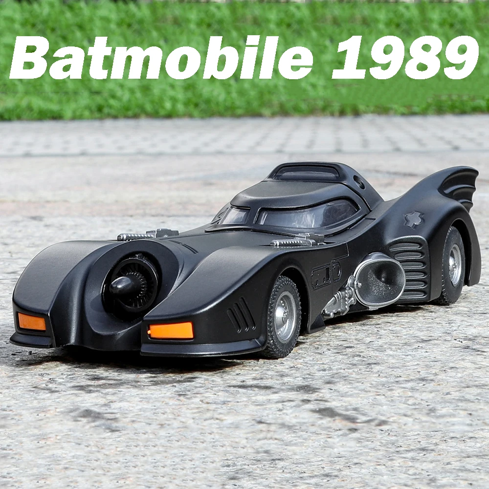 1:32 Batmobile 1989 Model Toy Sports Cars Alloy Diecast Miniature Supercar Sound Light Shock Absorption Pull Back for Boys Gifts