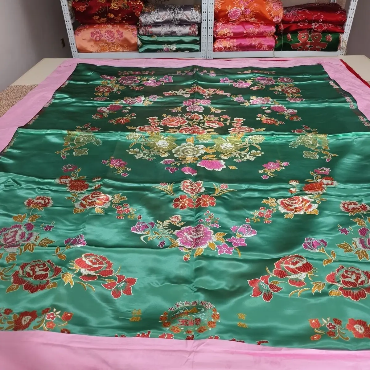 

No cotton filling Glossy satin silk cover with single-sided zipper bedspread home bedding