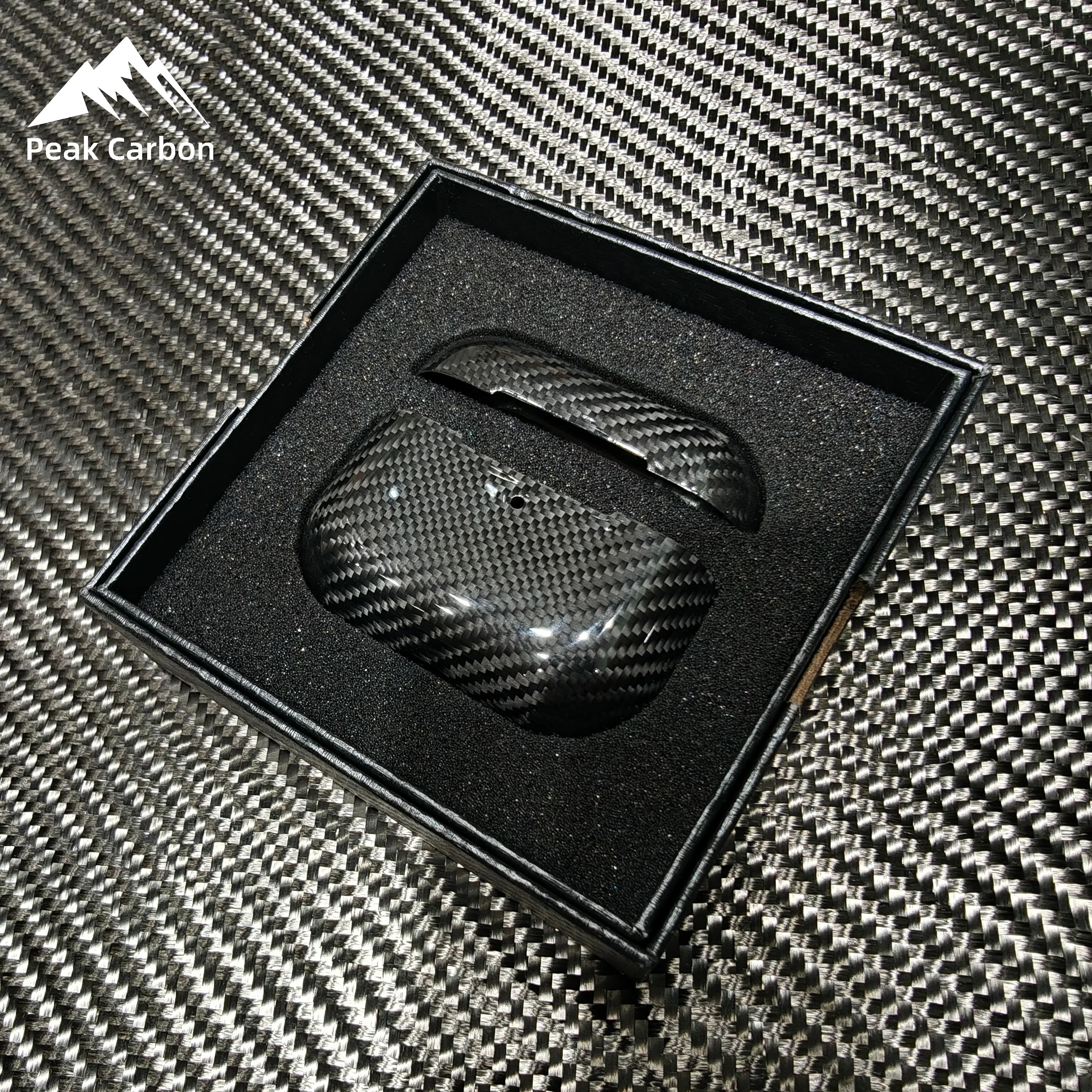حافظة من ألياف الكربون السوداء المنسوجة 3K لامعة حقيقية لأجهزة Apple AirPods Pro 3 2 1 / Airpods 3 4 Gen غطاء حماية خفيف الوزن للغاية