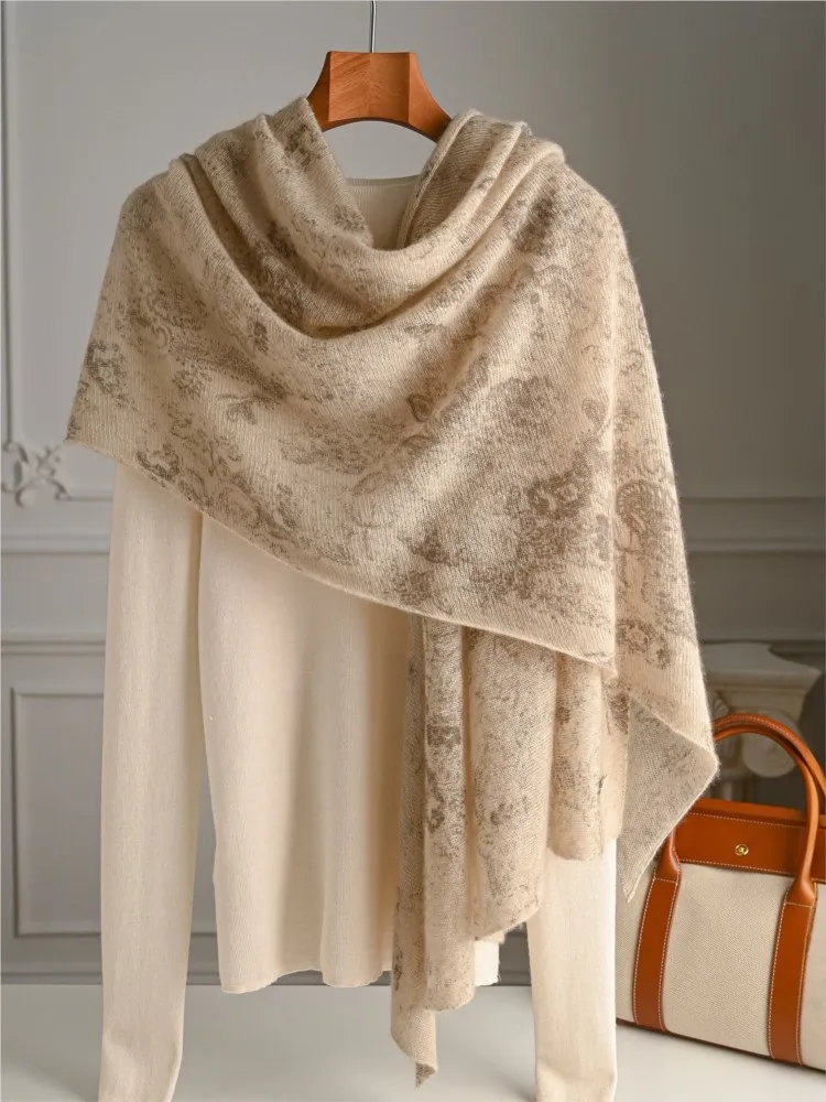 Pure and innocent velvet scarf with a light luxury feel knitted neck guard air-conditioned room shawl paired silk