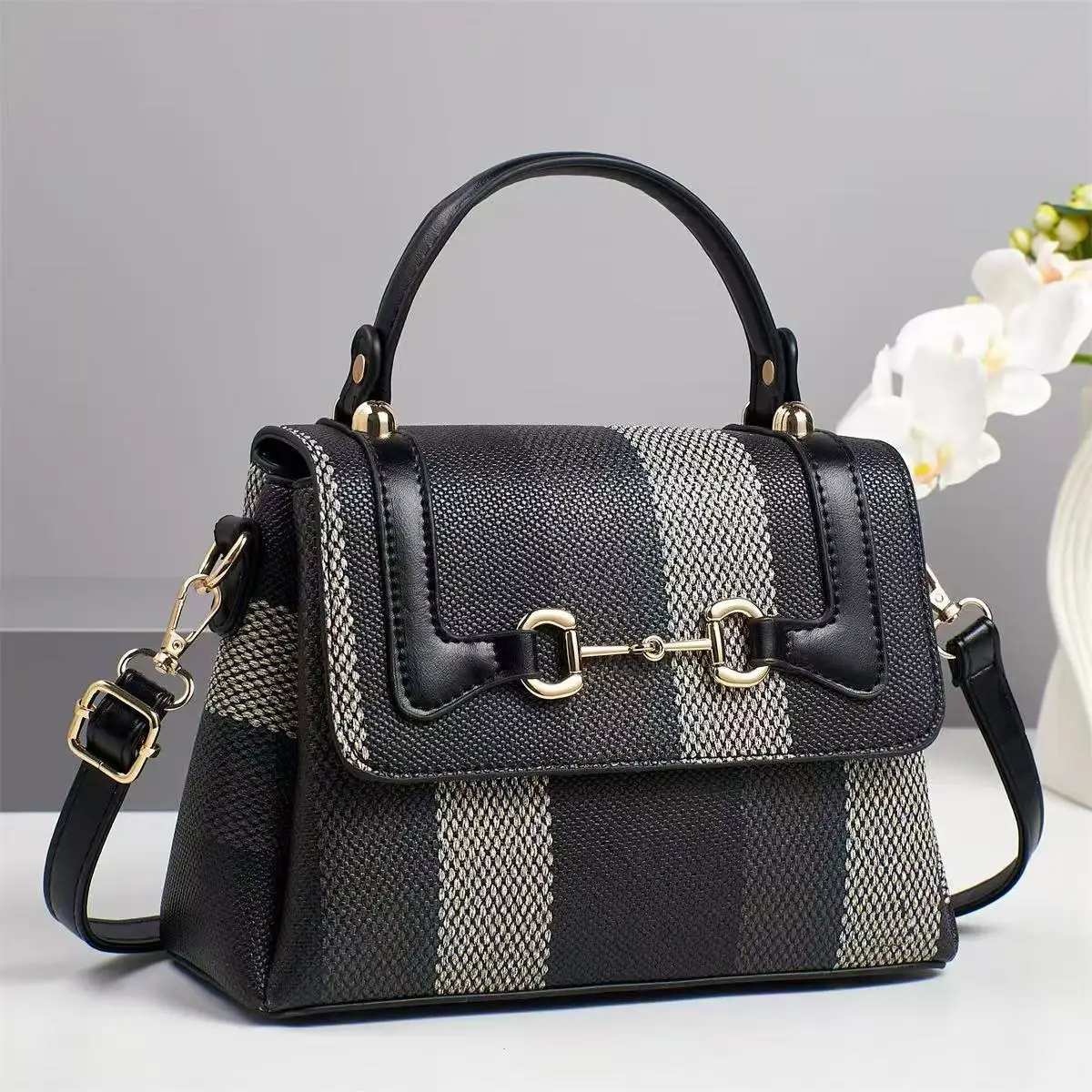 

New Fashionable Versatile Handbag Luxury Handbag Splicing Canvas Texture Large Capacity Shoulder Bag Crossbody Bag