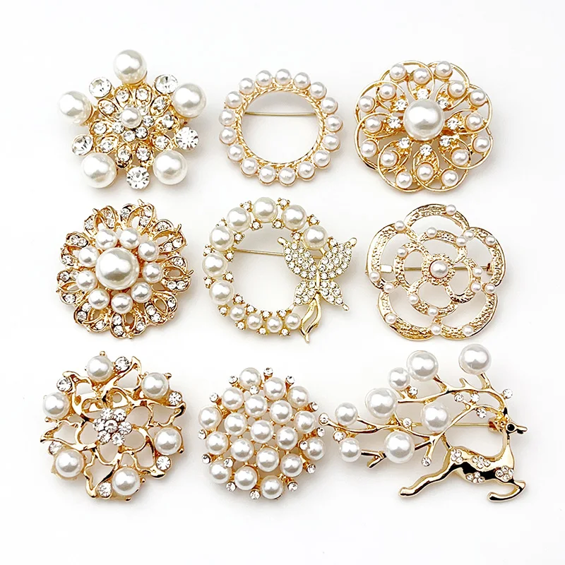 Fashion Design Rhinestone Pearl Series Brooch Spring Summer Styles Wreath Deer Pins Woman Daily Colthes Button Small Accessories