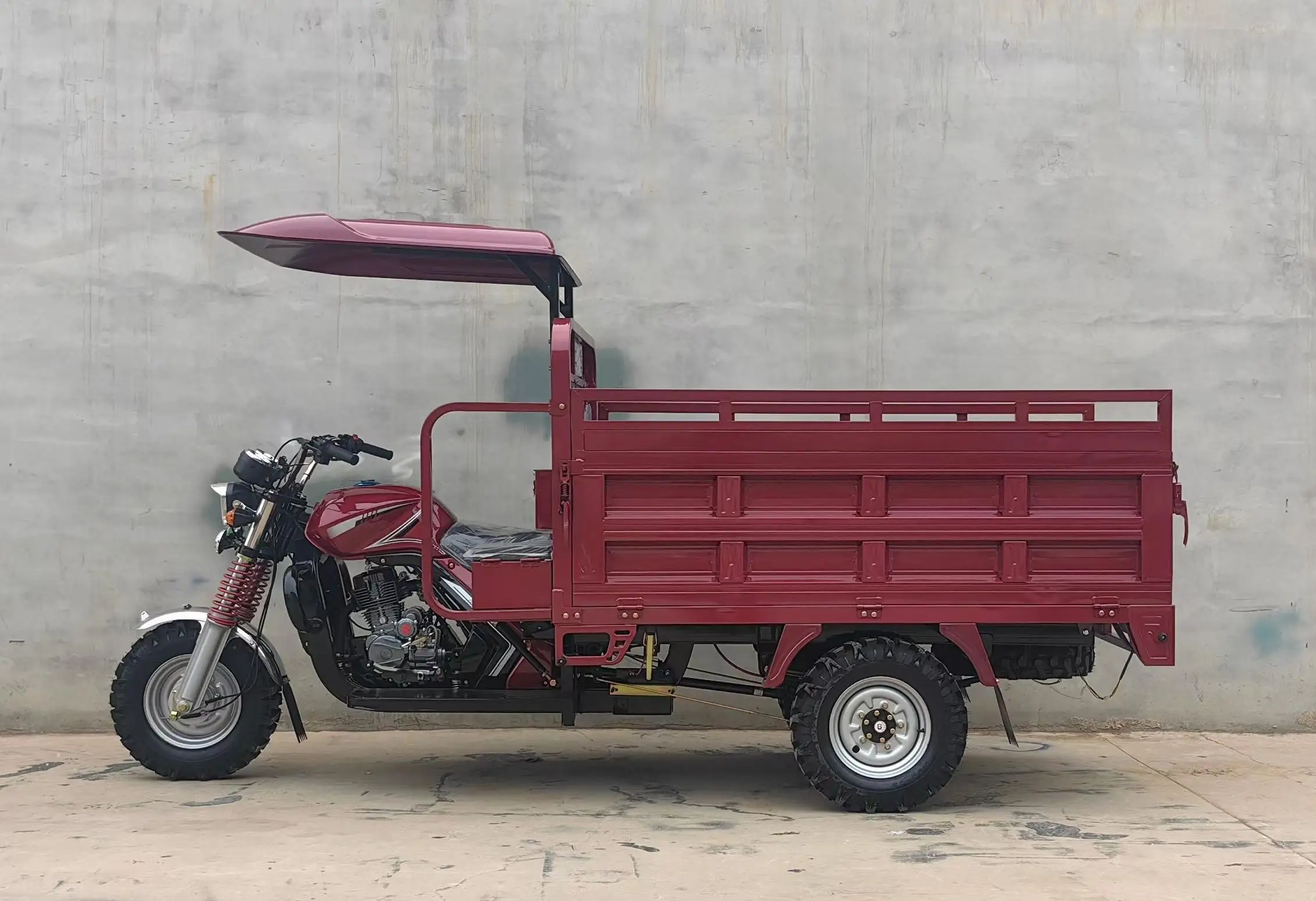 250cc محرك بنزين دراجة ثلاثية العجلات 9 عجلة دراجة ثلاثية العجلات البضائع 250cc تبريد المياه عجلة مزدوجة مخصصة