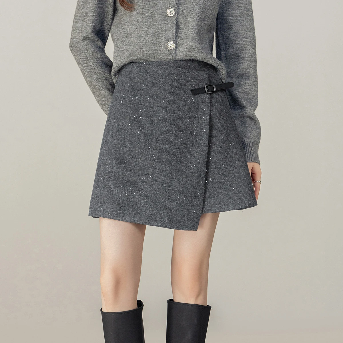 SENTUBILA Women's Sequin Mini Skirt 2026 Autumn Gray High Waist A-Line Skirt Leather Loop Buckle Design Office Lady 154QP3746