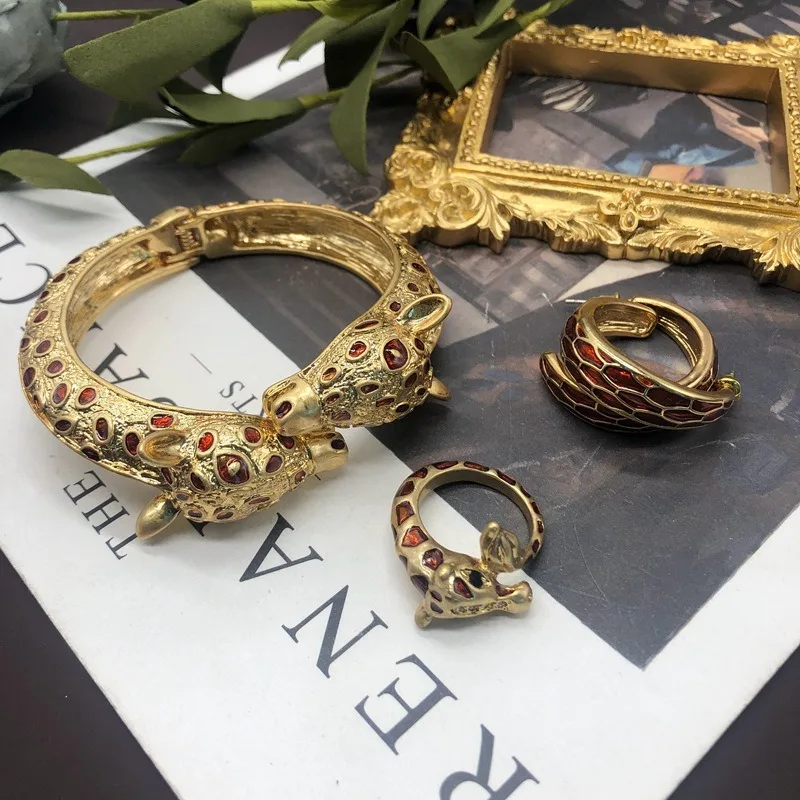

Heavy Industry Medieval Bracelet Earrings Set Deer Pattern Design Spring Bracelet Jewelry