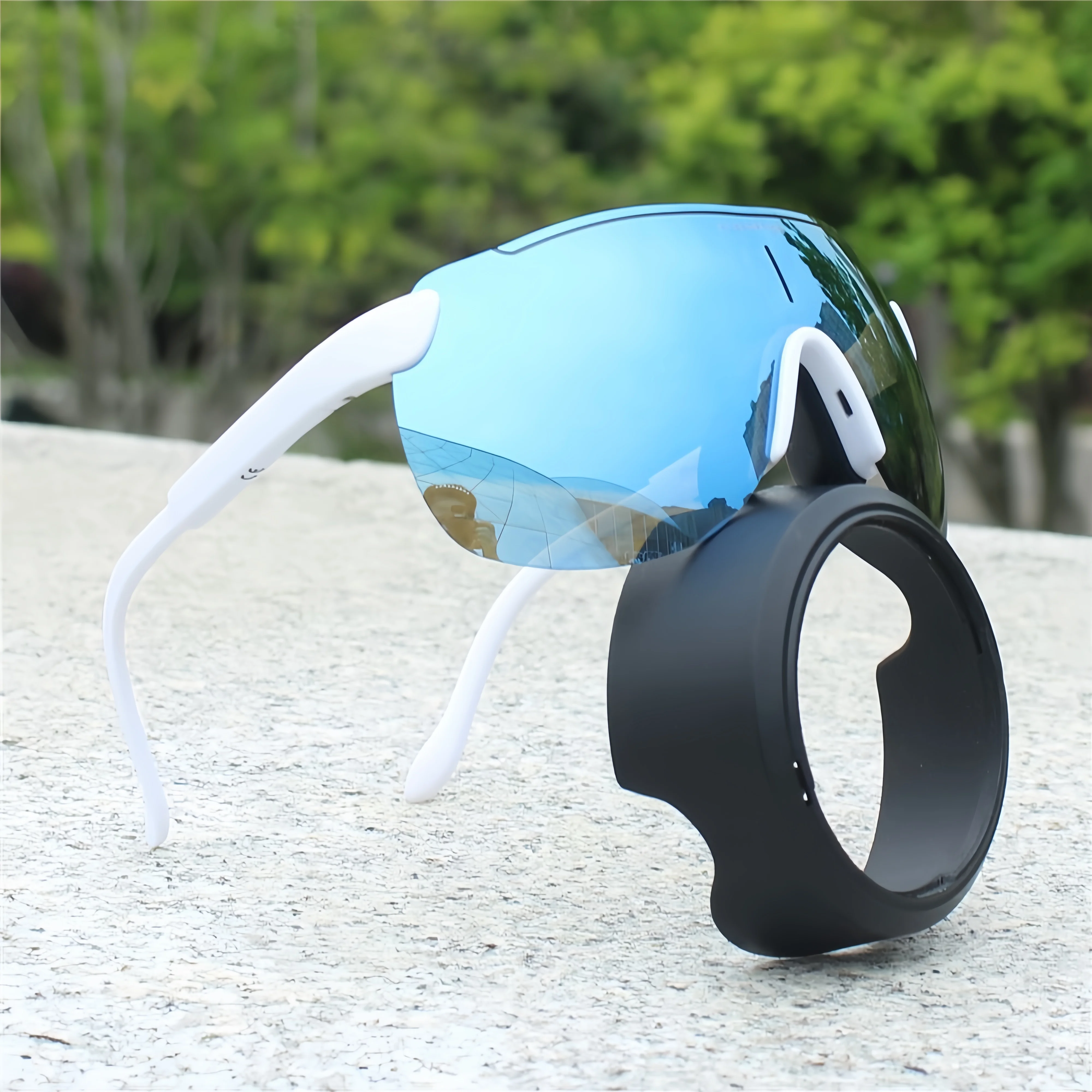 

Luxury Brand Photochromic Cycling Sunglasses Polarized Cycling Sunglasses for Motocross Running, and Sports High Definition Gift