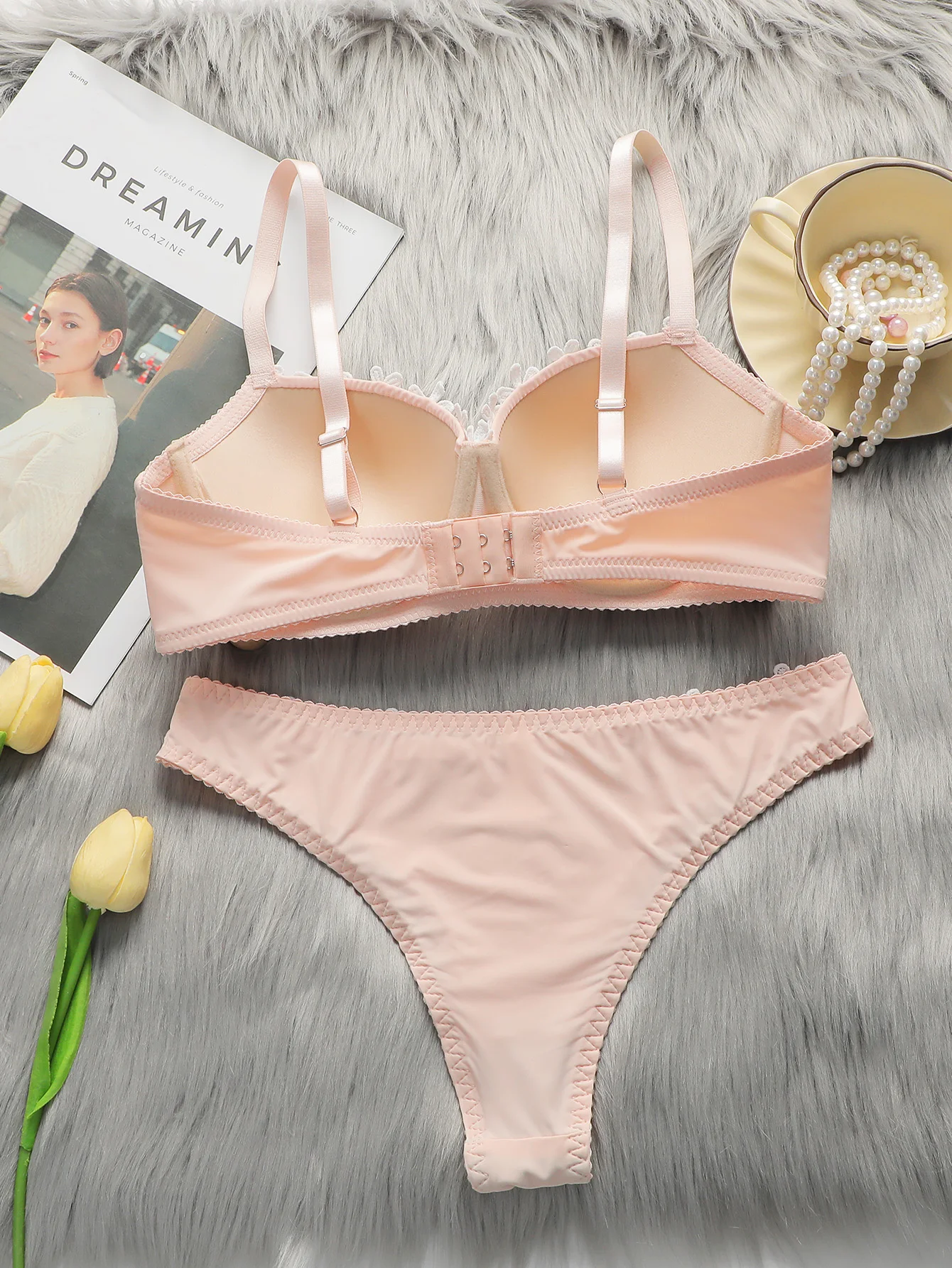 Autumn and Winter New Product Christmas Pink Sweet Bra Set 3D Lace Embroidered bra Pull up Pink Underwear Set A2577